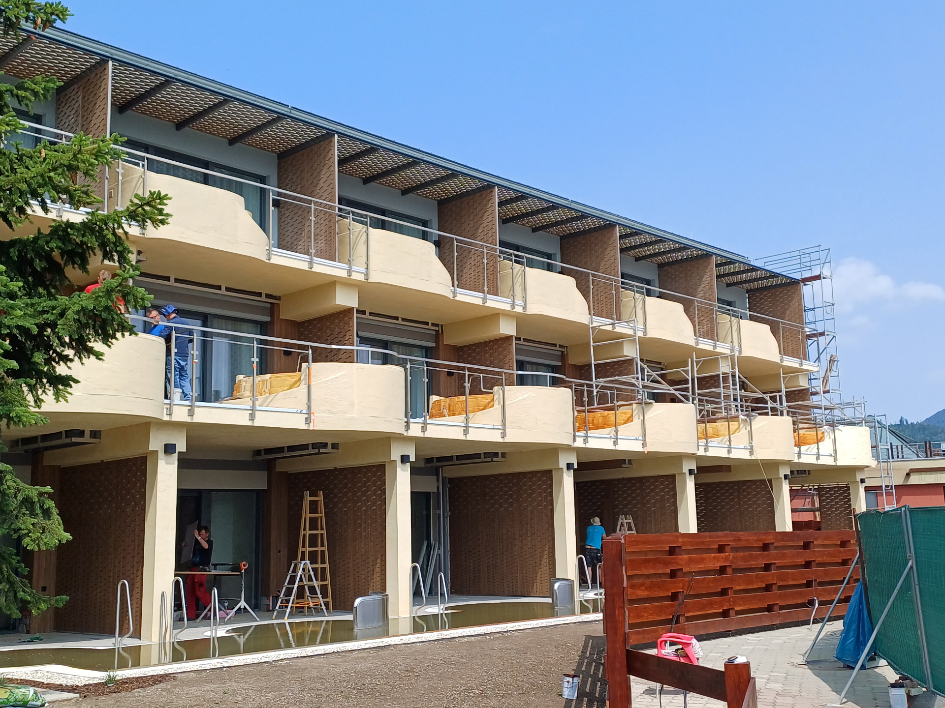 Hotel Galéria Bešeňová - CNC milling of HPL boards